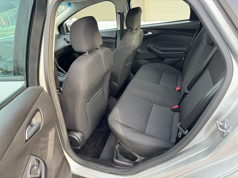 Ford Focus SE Sedan 2016