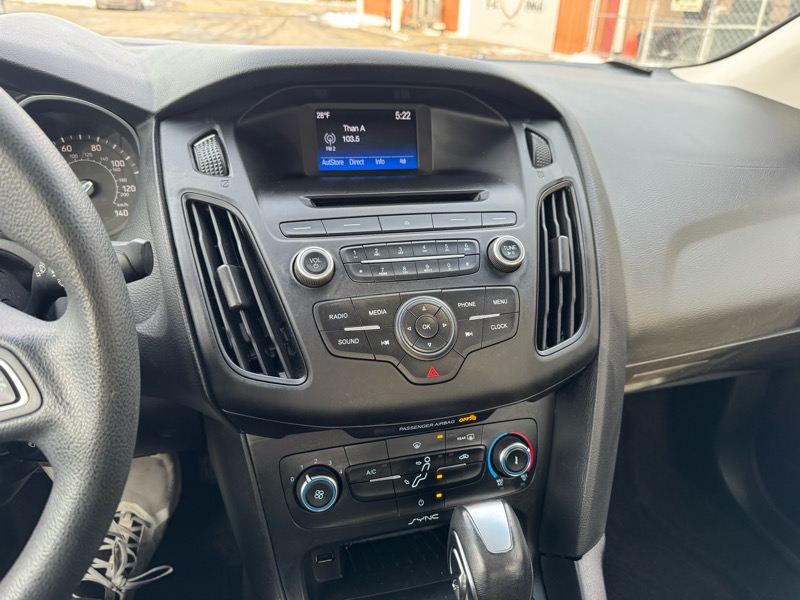 Ford Focus SE Sedan 2016