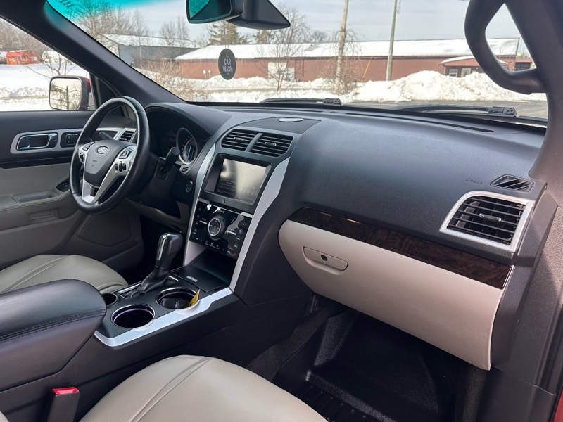 Ford Explorer Limited FWD 2014