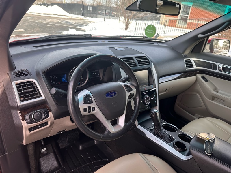 Ford Explorer Limited FWD 2014