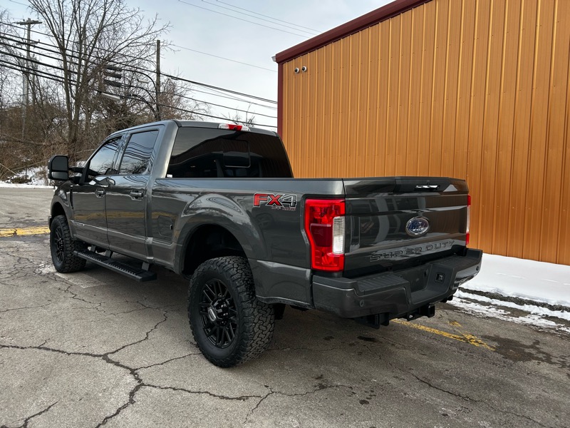 Ford F-250 SD Lariat Crew Cab 4WD 2019