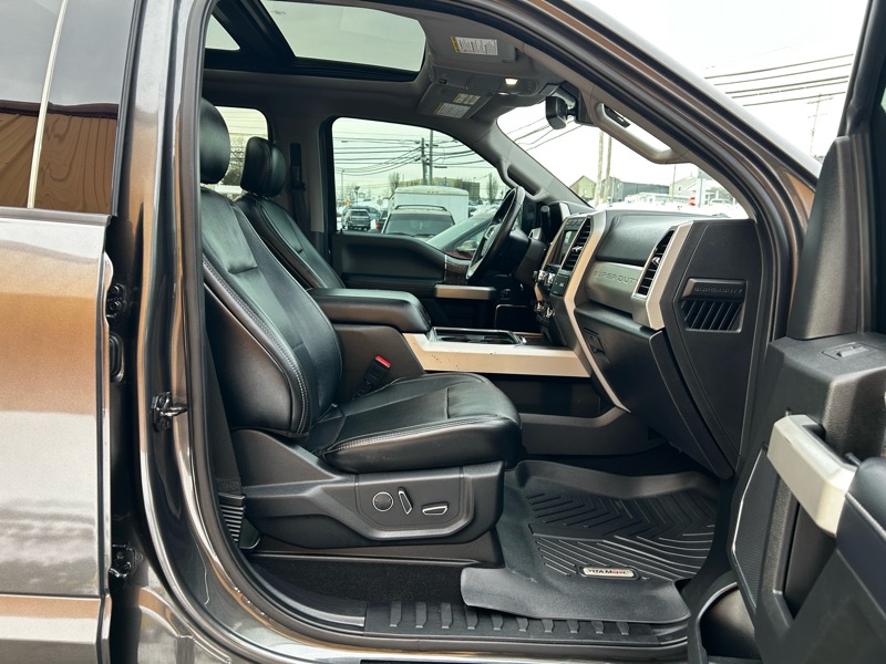 Ford F-250 SD Lariat Crew Cab 4WD 2019