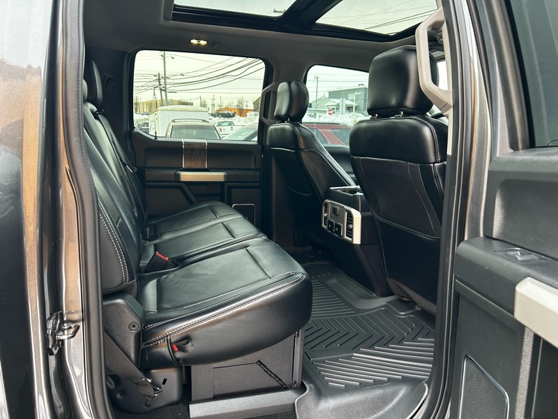 Ford F-250 SD Lariat Crew Cab 4WD 2019