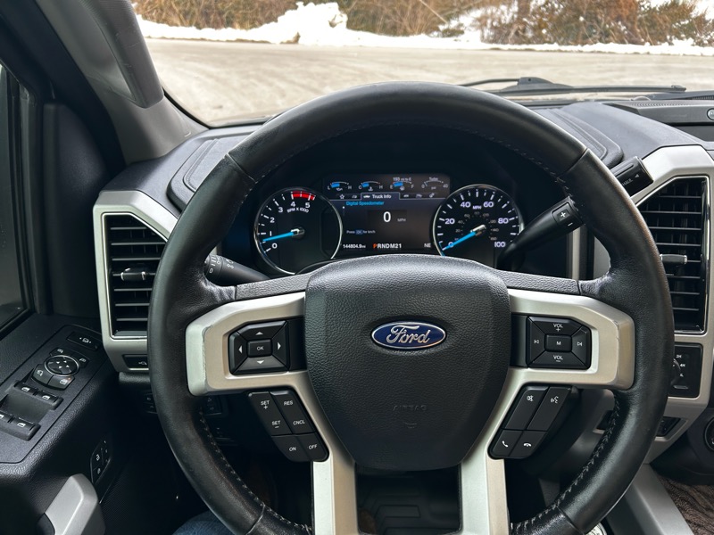 Ford F-250 SD Lariat Crew Cab 4WD 2019