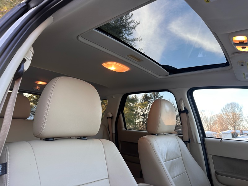 Ford Escape Limited FWD 2010