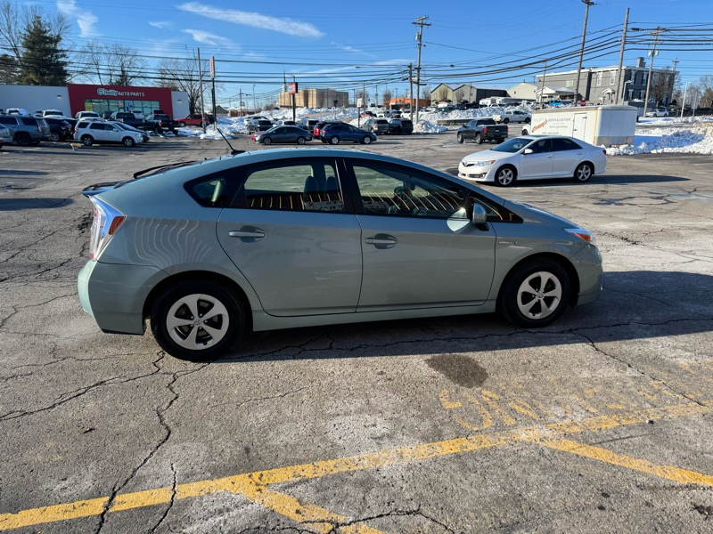 Toyota Prius Four 2014