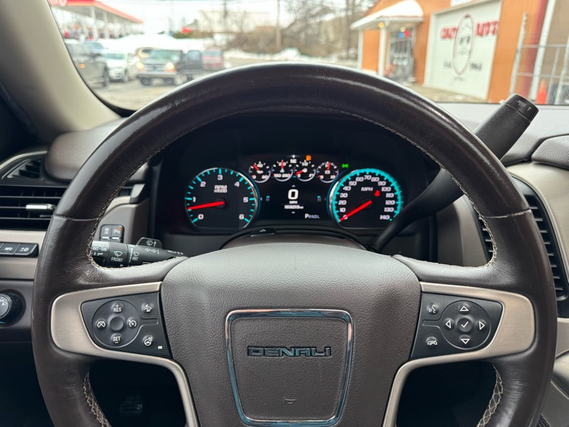 GMC Yukon Denali 4WD 2018