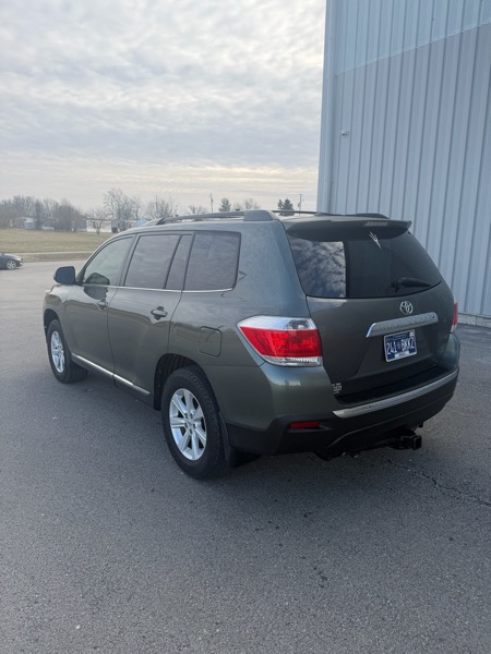 Toyota Highlander SE FWD V6 2012