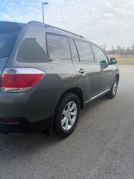 Toyota Highlander SE FWD V6 2012