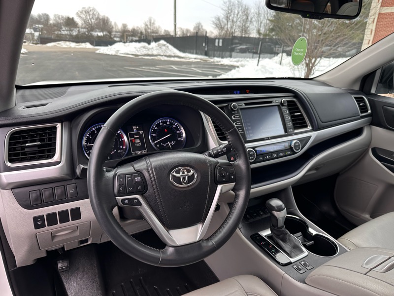 Toyota Highlander XLE AWD V6 2014