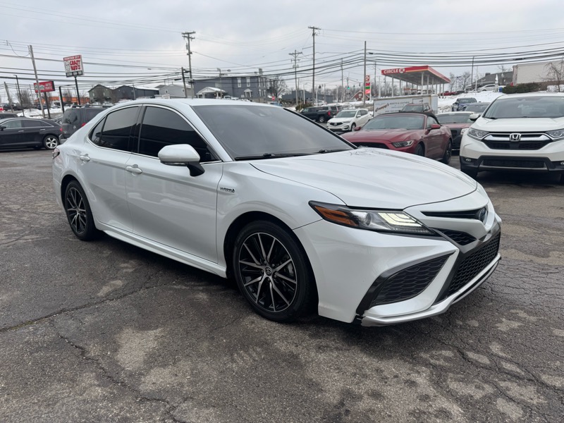 Toyota Camry Hybrid XSE 2021
