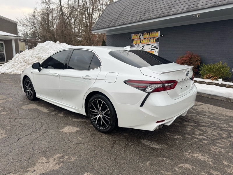 Toyota Camry Hybrid XSE 2021