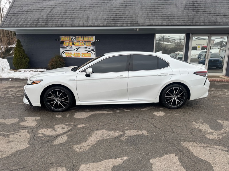 Toyota Camry Hybrid XSE 2021