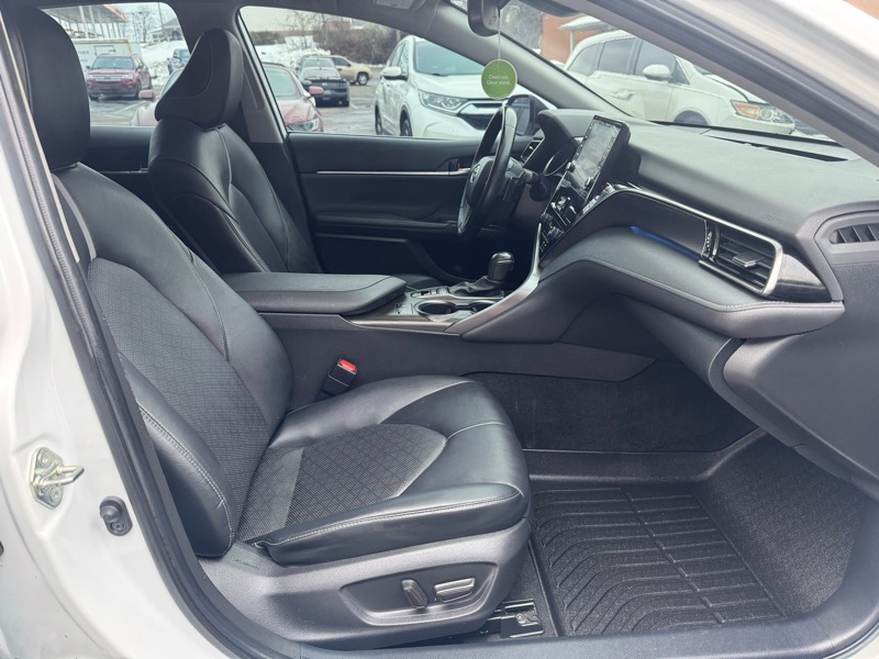 Toyota Camry Hybrid XSE 2021