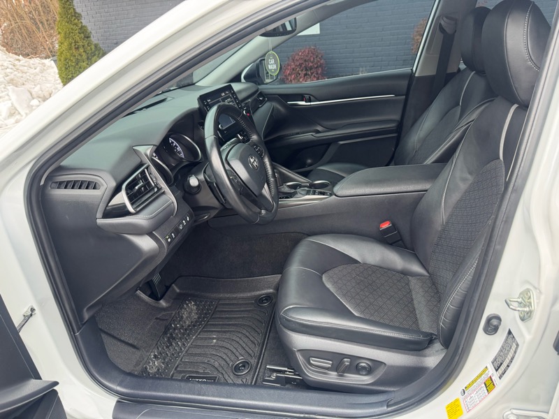 Toyota Camry Hybrid XSE 2021