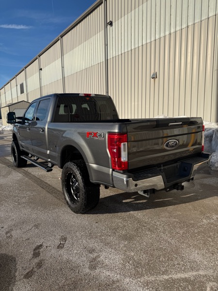 Ford F-250 SD Lariat Crew Cab 4WD 2017