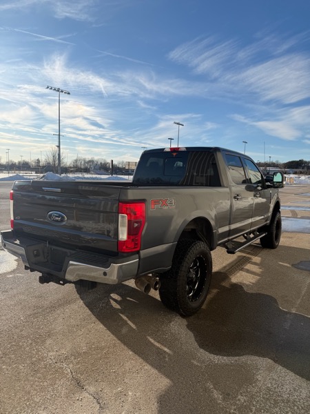 Ford F-250 SD Lariat Crew Cab 4WD 2017