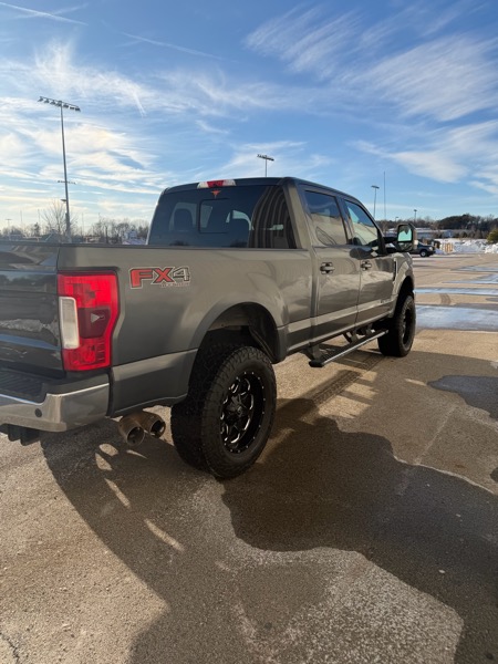 Ford F-250 SD Lariat Crew Cab 4WD 2017