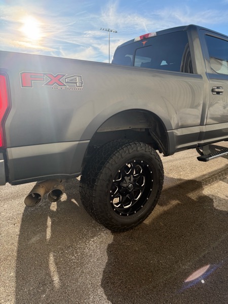 Ford F-250 SD Lariat Crew Cab 4WD 2017