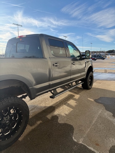 Ford F-250 SD Lariat Crew Cab 4WD 2017