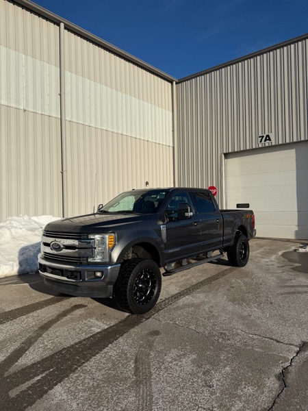 Ford F-250 SD Lariat Crew Cab 4WD 2017