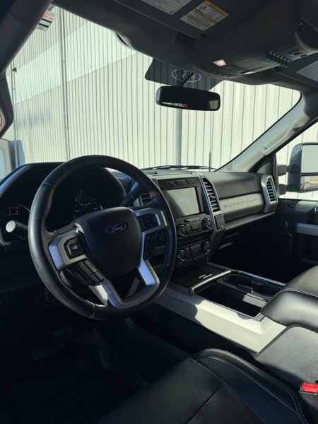 Ford F-250 SD Lariat Crew Cab 4WD 2017