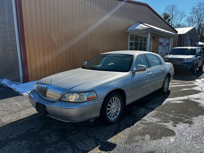 2003 Lincoln Town Car Executive