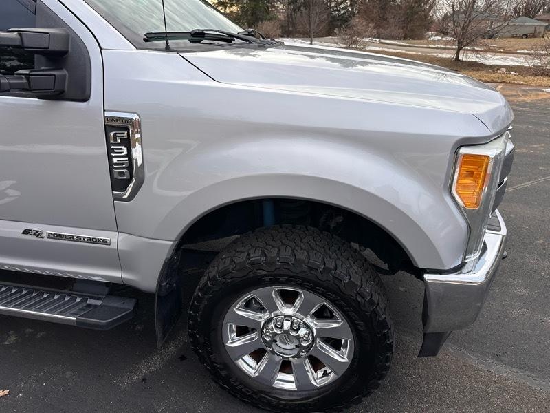 Ford F-350 SD Lariat Crew Cab 4WD 2017