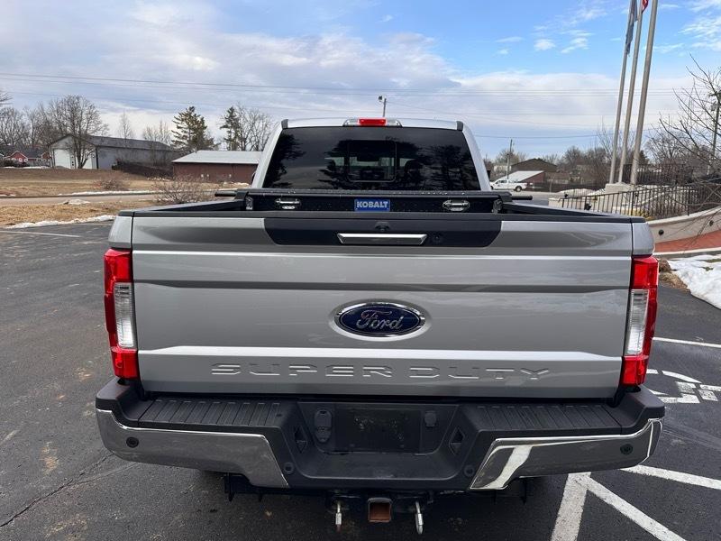Ford F-350 SD Lariat Crew Cab 4WD 2017