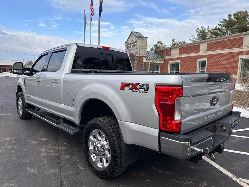 Ford F-350 SD Lariat Crew Cab 4WD 2017