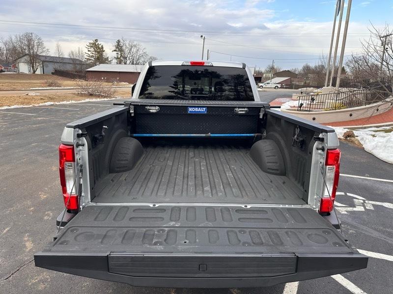 Ford F-350 SD Lariat Crew Cab 4WD 2017