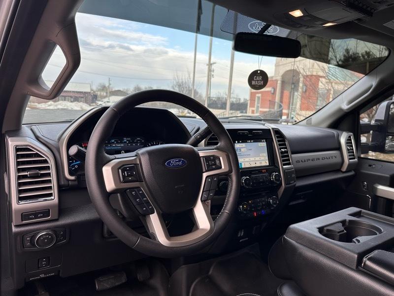 Ford F-350 SD Lariat Crew Cab 4WD 2017