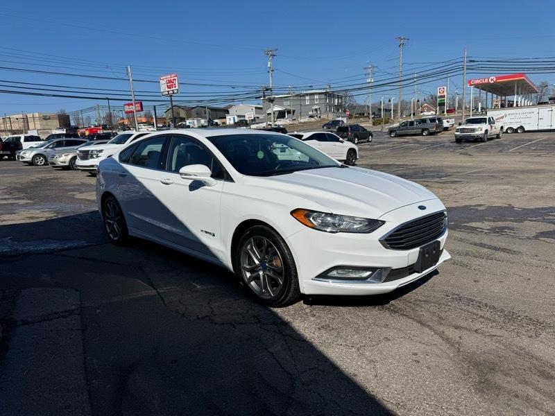 Ford Fusion Hybrid SE 2017