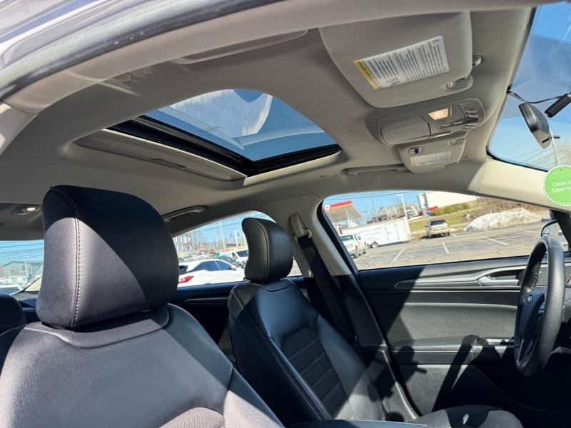 Ford Fusion Hybrid SE 2017