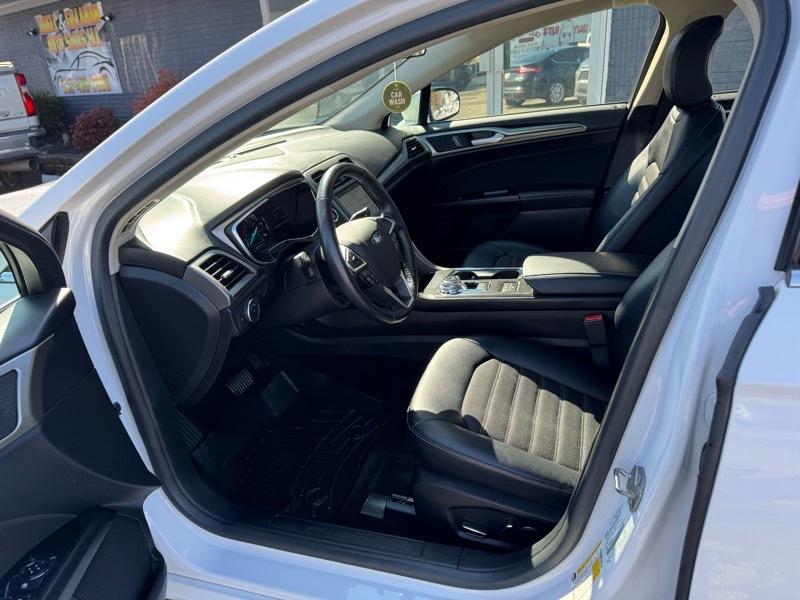 Ford Fusion Hybrid SE 2017