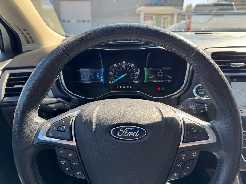 Ford Fusion Hybrid SE 2017