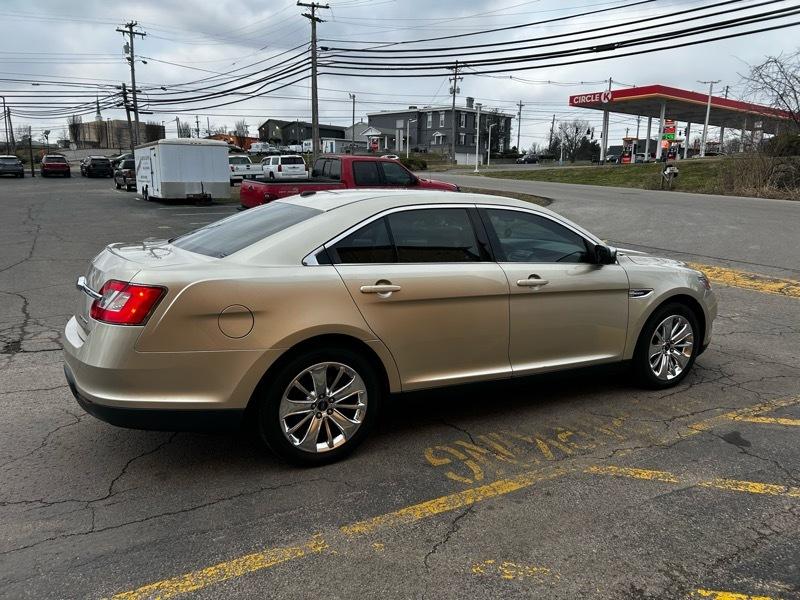 Ford Taurus Limited FWD 2010