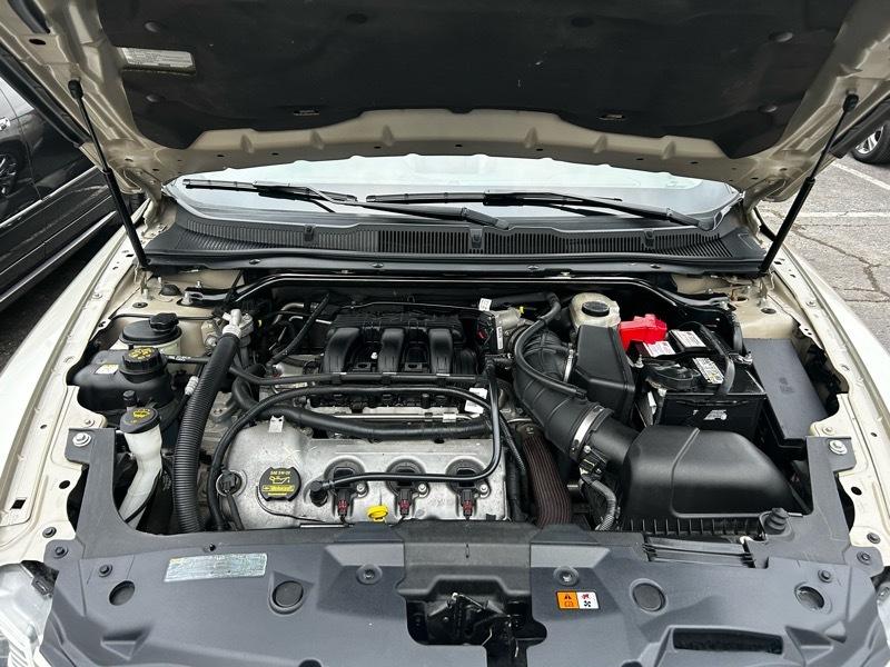 Ford Taurus Limited FWD 2010