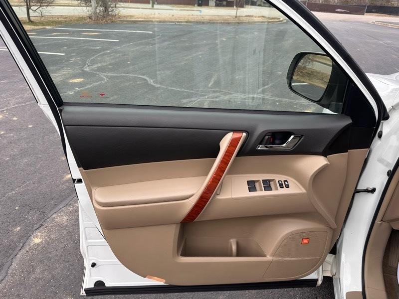 Toyota Highlander Limited 4WD 2010