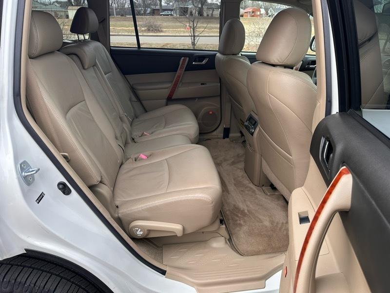 Toyota Highlander Limited 4WD 2010