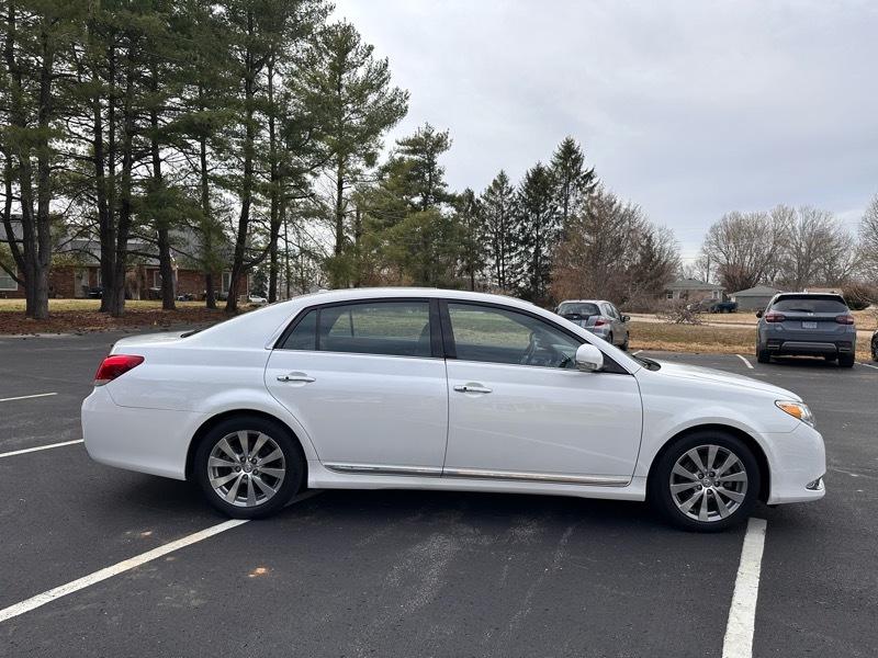 Toyota Avalon Limited 2011