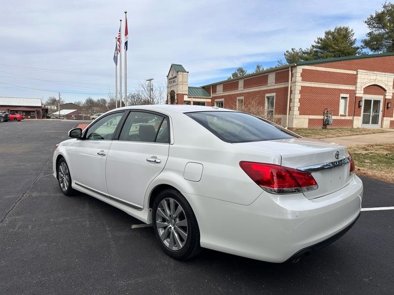 Toyota Avalon Limited 2011