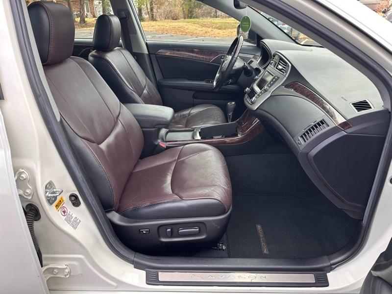 Toyota Avalon Limited 2011