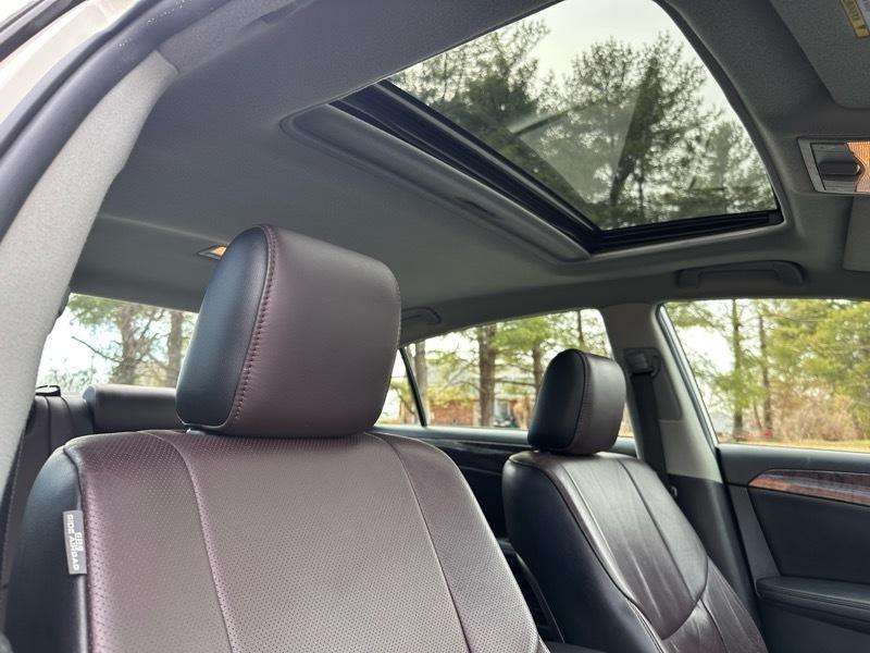 Toyota Avalon Limited 2011