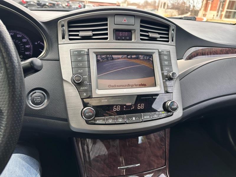 Toyota Avalon Limited 2011