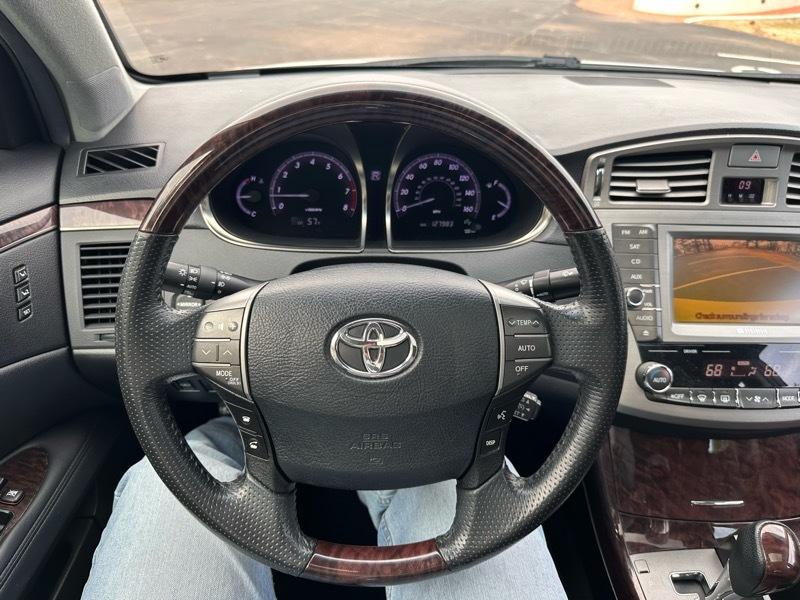 Toyota Avalon Limited 2011