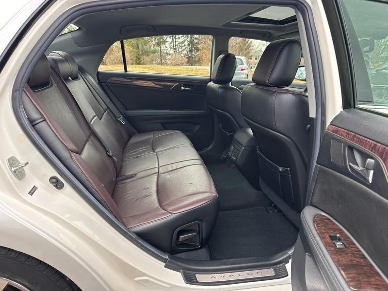 Toyota Avalon Limited 2011