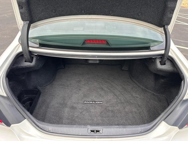 Toyota Avalon Limited 2011