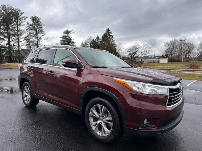 Toyota Highlander XLE FWD V6 2015