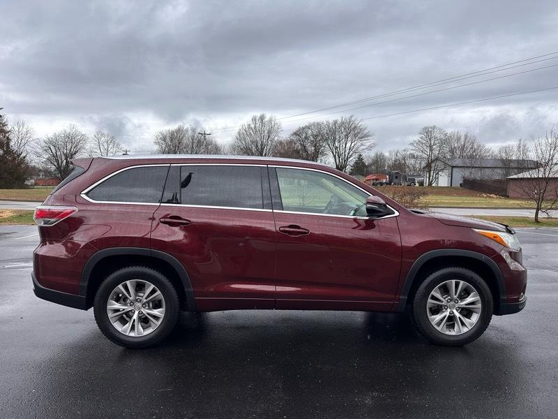 Toyota Highlander XLE FWD V6 2015